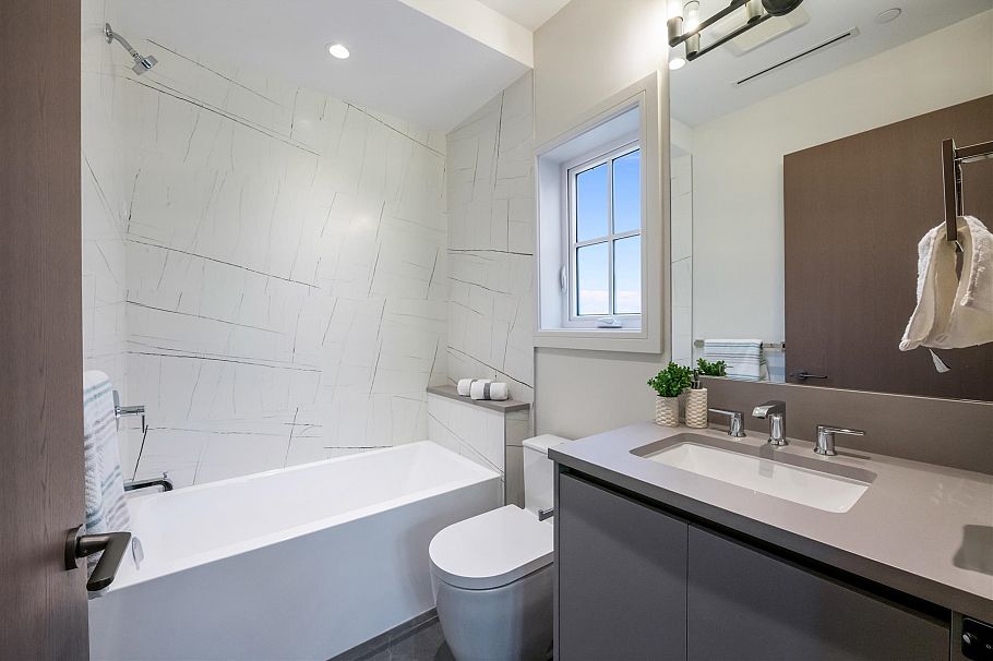 3852 W 50th Avenue Vancouver, BC - 17