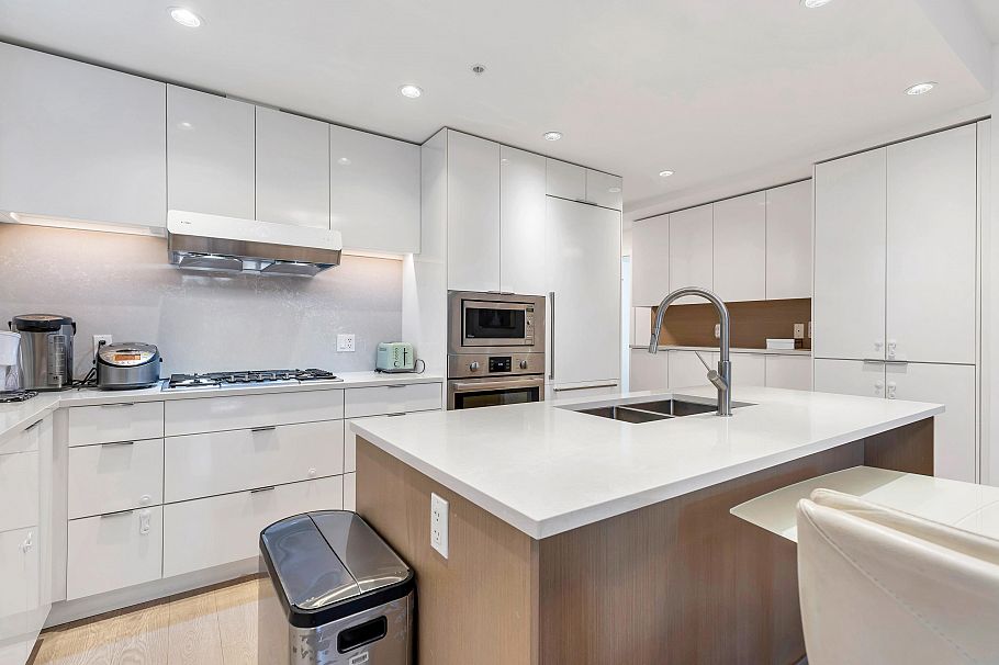 107 7988 Yukon Street Vancouver, BC - 11