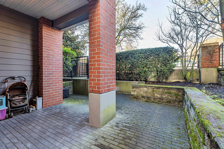 107 7988 Yukon Street Vancouver, BC - 27