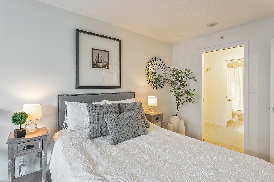 303 933 Hornby Street Vancouver, BC - 9