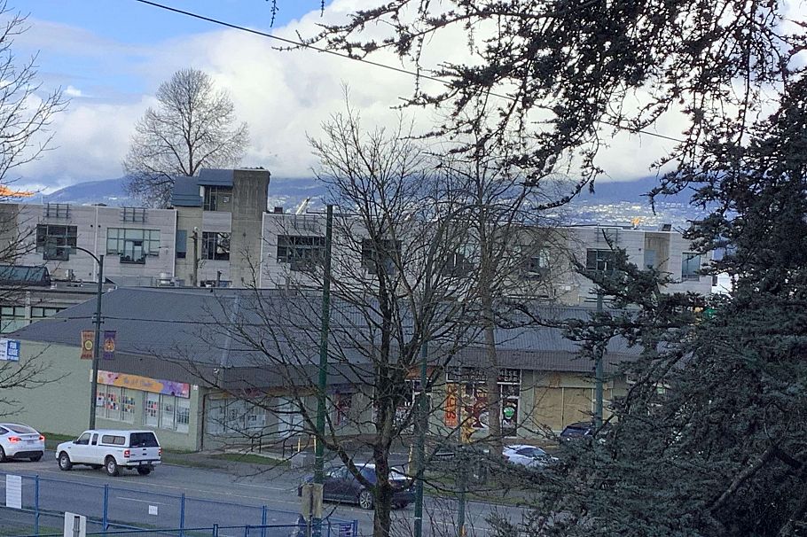 301 16 Lakewood Drive Vancouver, BC - 28