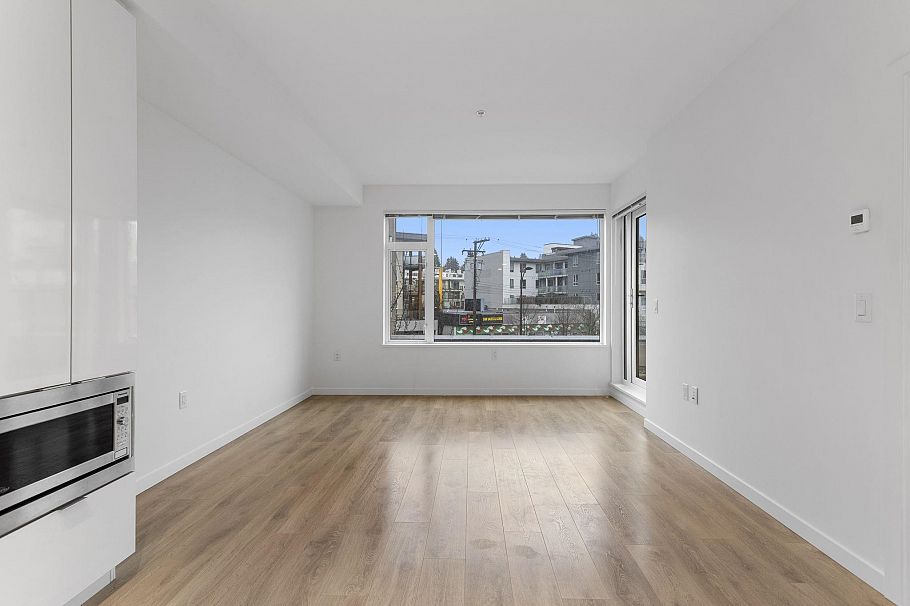 201 725 Marine Drive North Vancouver, BC - 5