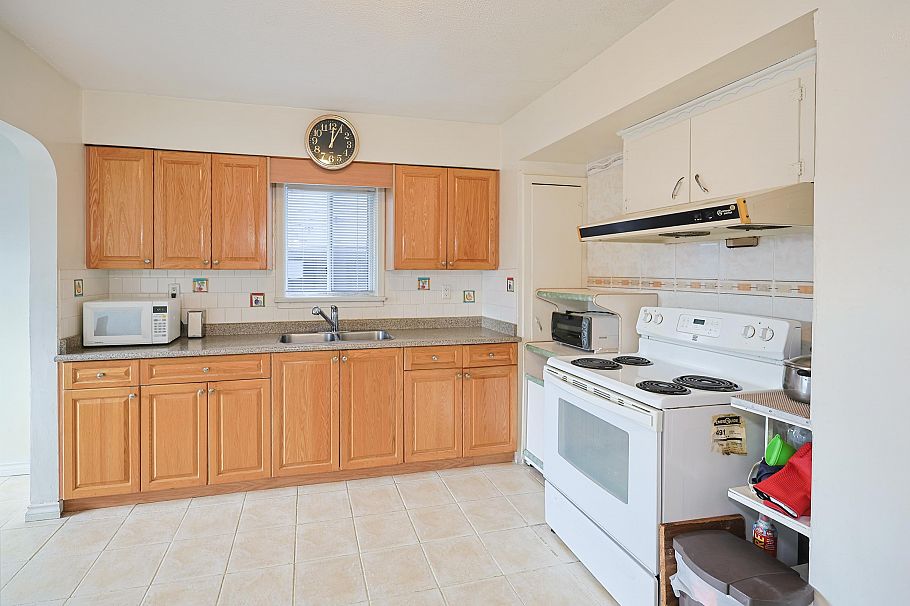 2584 E Georgia Street Vancouver, BC - 5