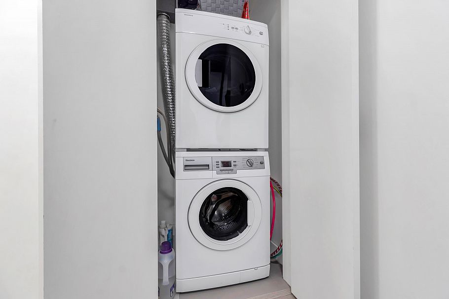 107 7988 Yukon Street Vancouver, BC - 25