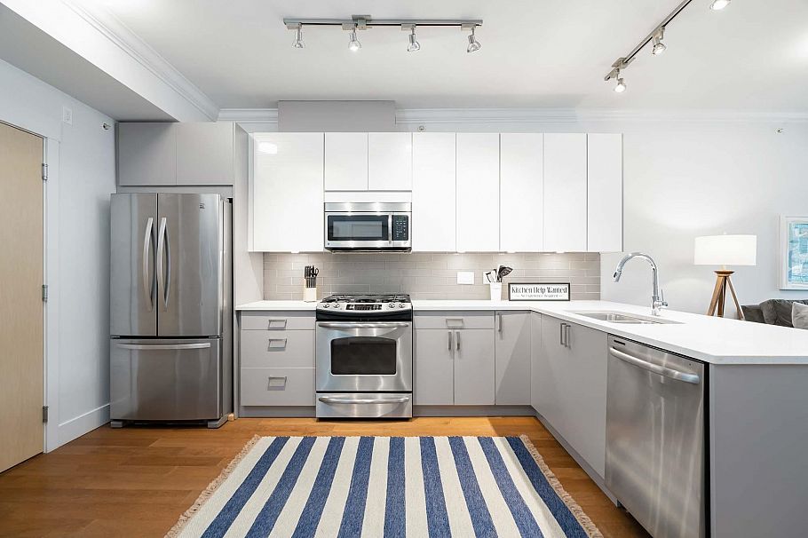 403 857 W 15th Street North Vancouver, BC - 7