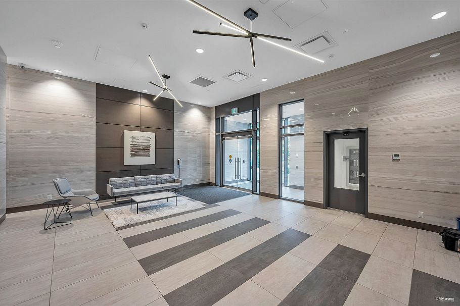 1008 1210 E 27th Street North Vancouver, BC - 2