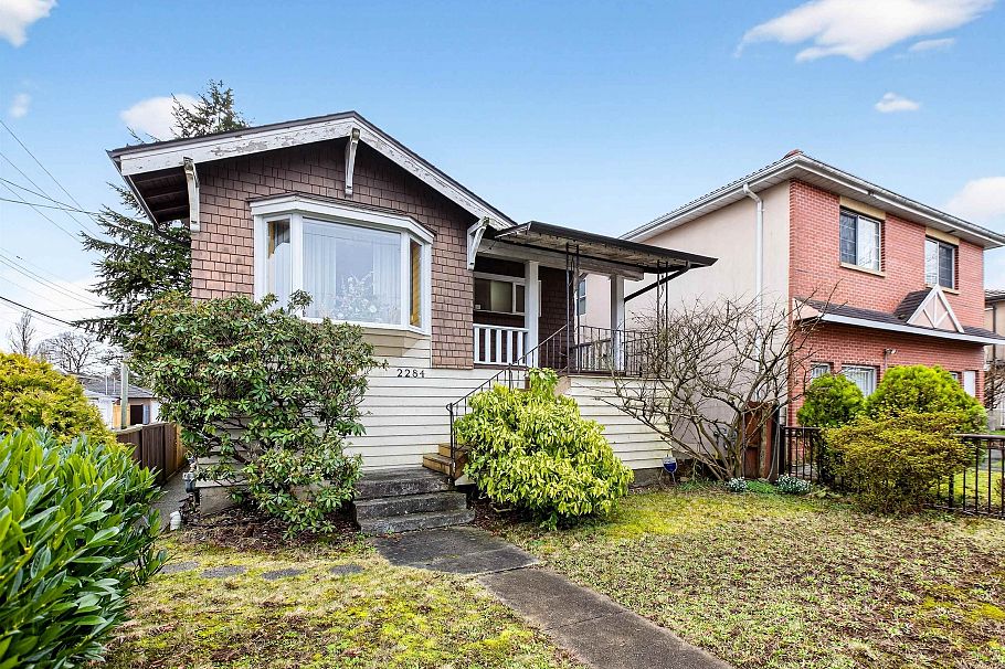 2284 E 45th Avenue Vancouver, BC - 34