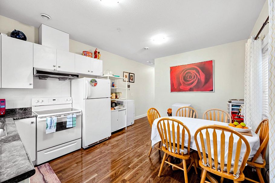 2643 E 8th Avenue Vancouver, BC - 12