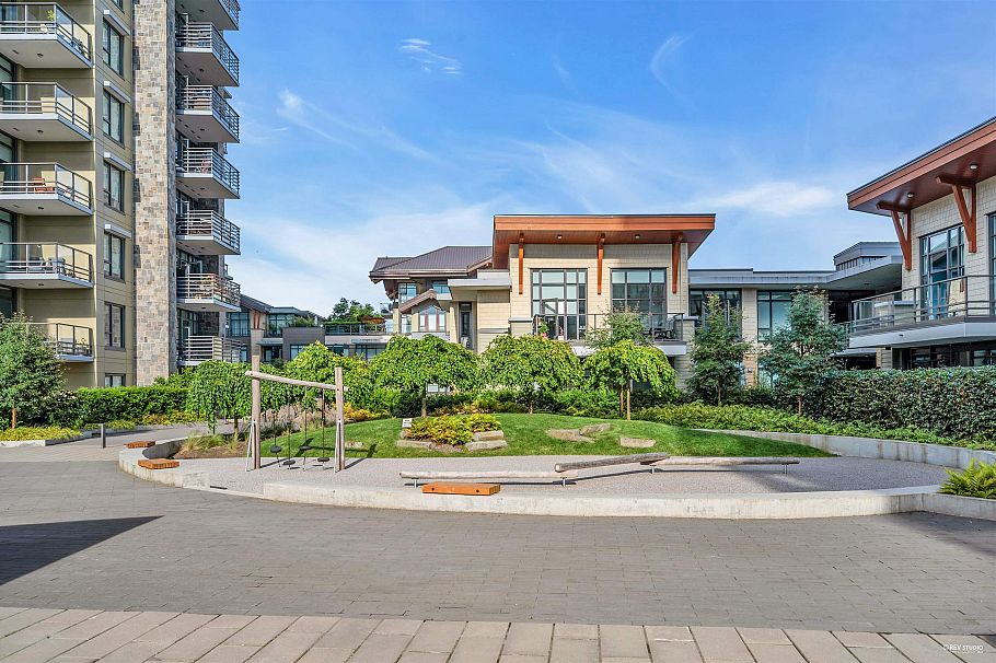 1008 1210 E 27th Street North Vancouver, BC - 28