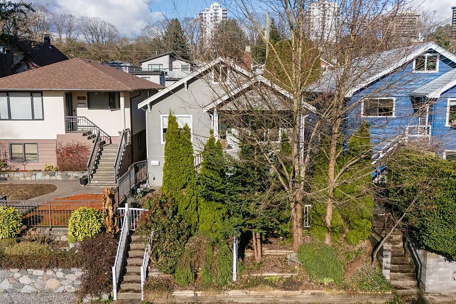 3617 Adanac Street Vancouver, BC - 28