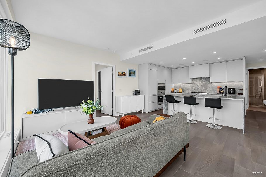 1906 7433 Cambie Street Vancouver, BC - 7