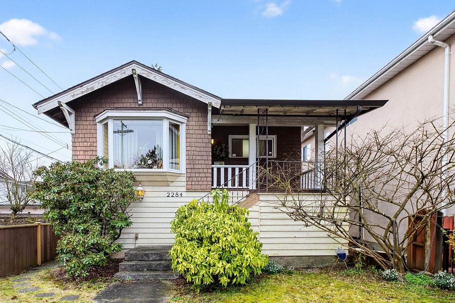 2284 E 45th Avenue Vancouver, BC - 36