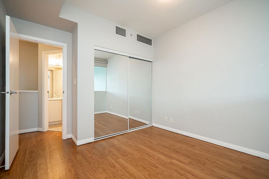 TH6 168 E Esplanade Avenue North Vancouver, BC - 20