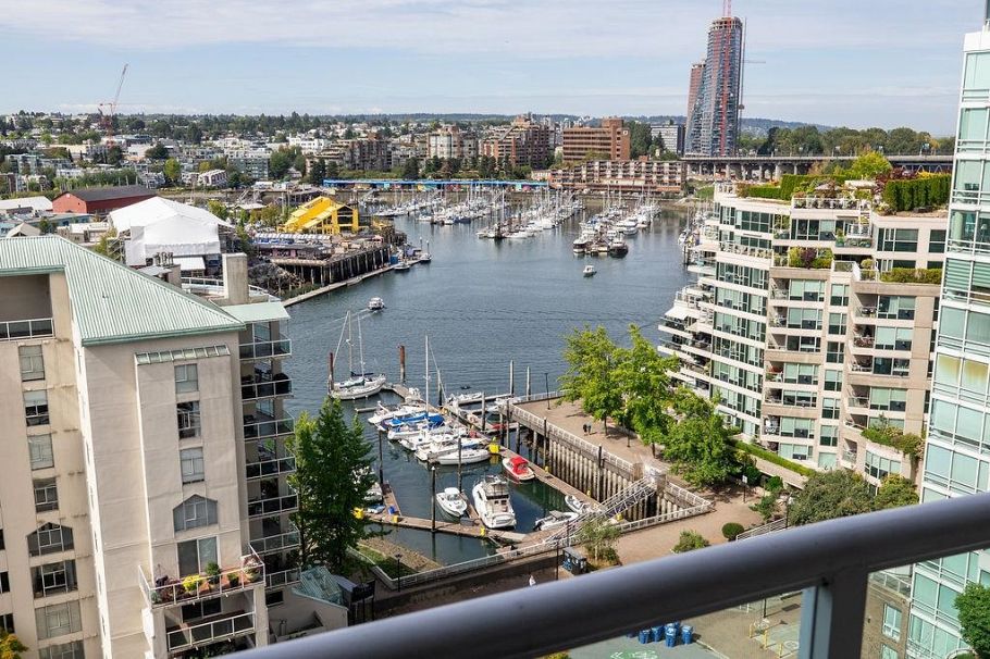 1405 1500 Howe Street Vancouver, BC - 1