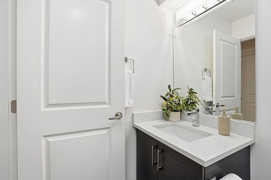 4 1851 Adanac Street Vancouver, BC - 32