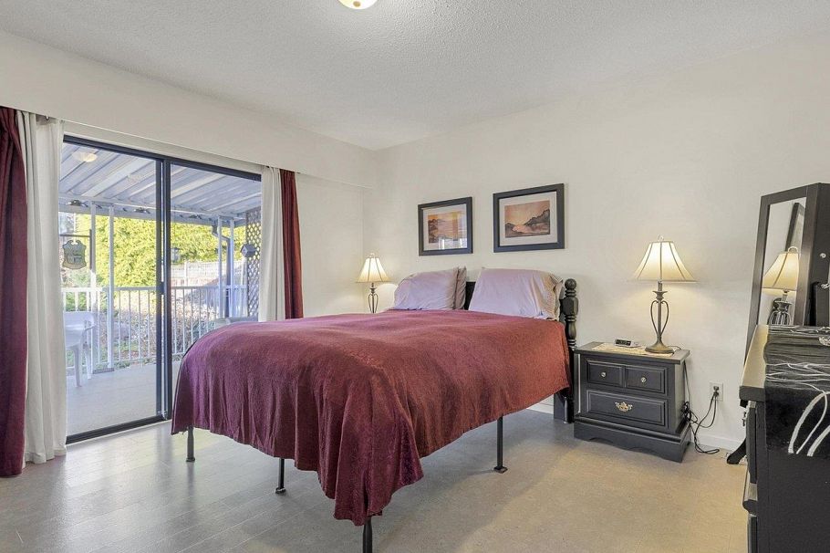 324 W 28th Street North Vancouver, BC - 20