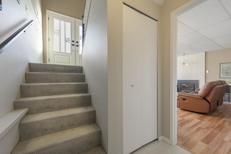 324 W 28th Street North Vancouver, BC - 28