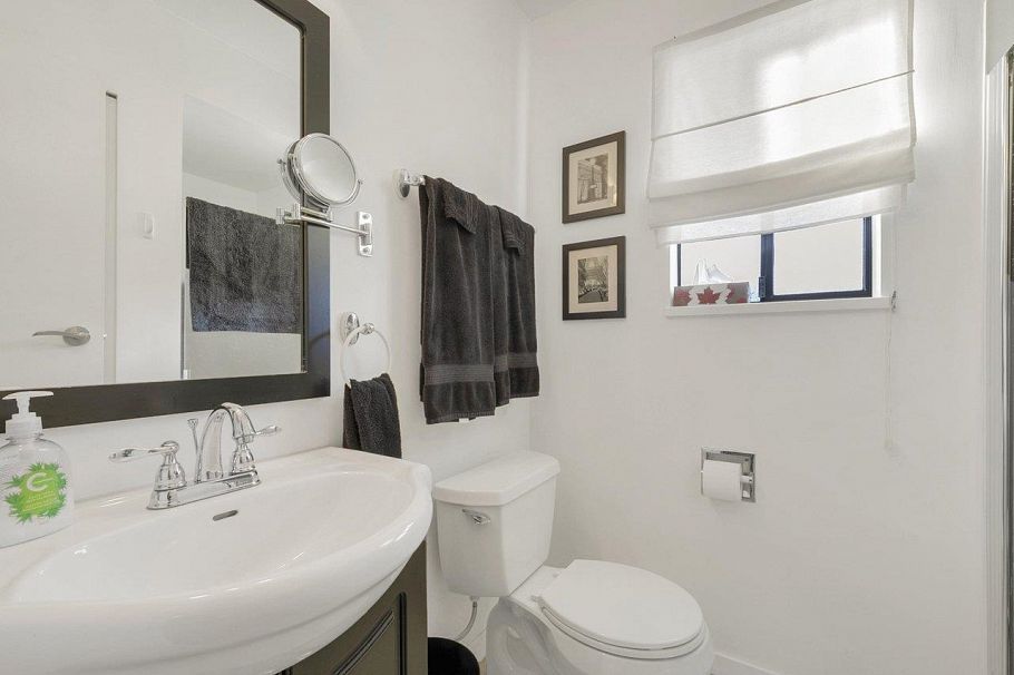 324 W 28th Street North Vancouver, BC - 22