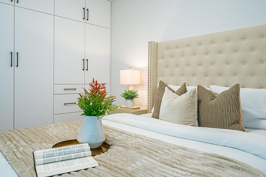 2735 W 8th Avenue Vancouver, BC - 23