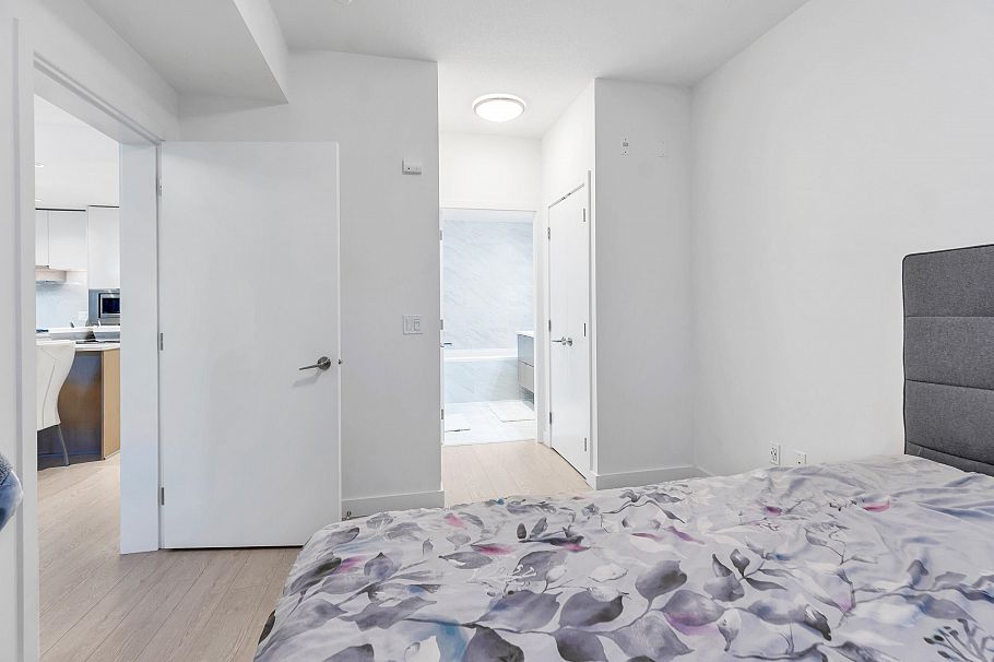 107 7988 Yukon Street Vancouver, BC - 18