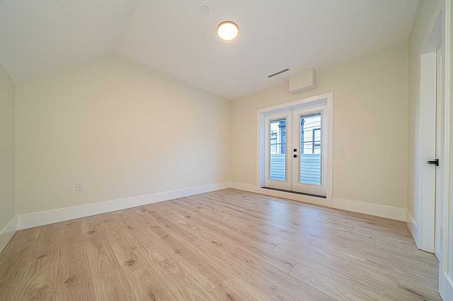 972 Park Drive Vancouver, BC - 31