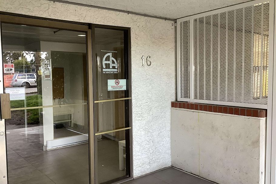 301 16 Lakewood Drive Vancouver, BC - 8