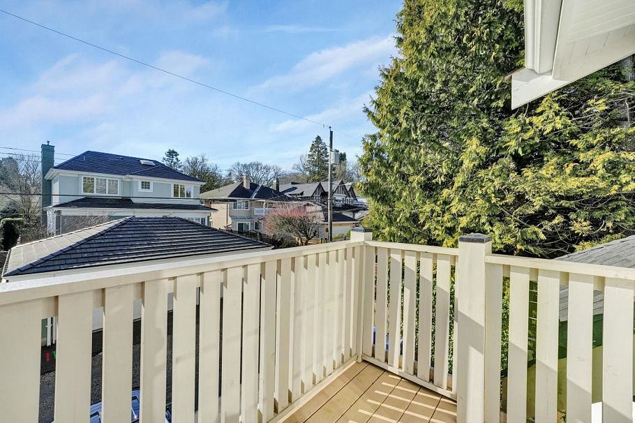 1232 W 26th Avenue Vancouver, BC - 20