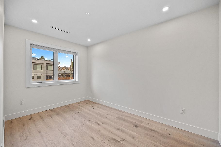 6011 Fremlin Street Vancouver, BC - 26