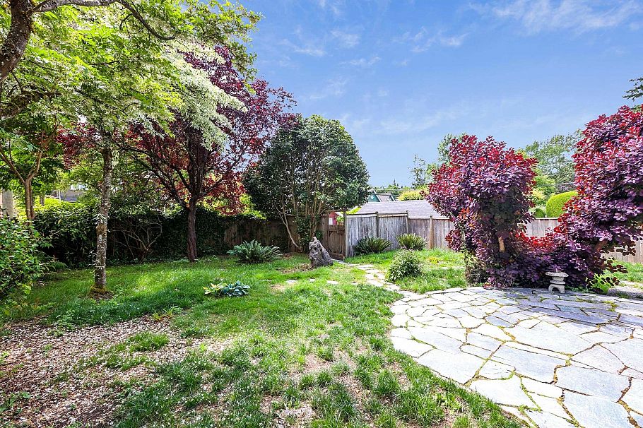 3962 W 22nd Avenue Vancouver, BC - 27