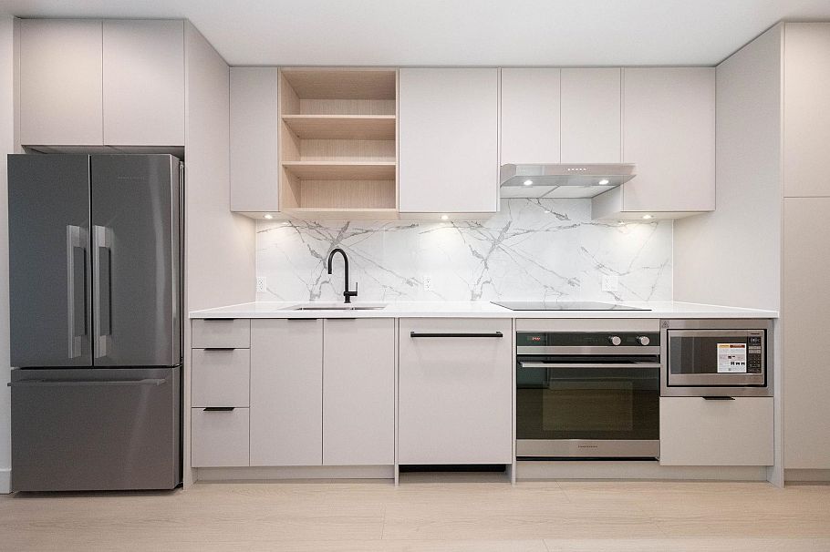 310 422 E 3rd Street North Vancouver, BC - 5