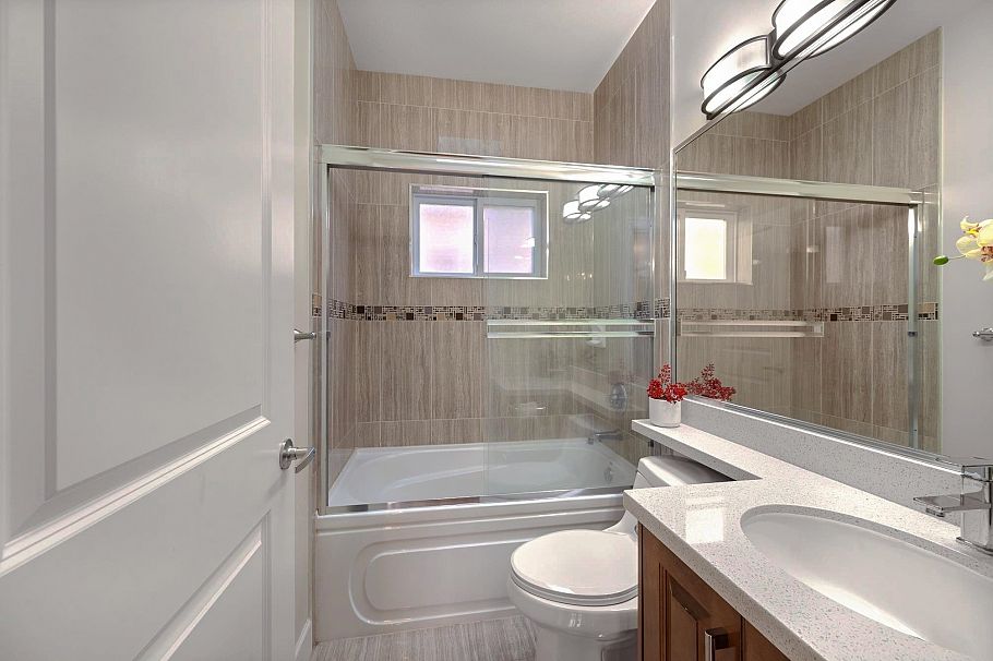 2643 E 8th Avenue Vancouver, BC - 21