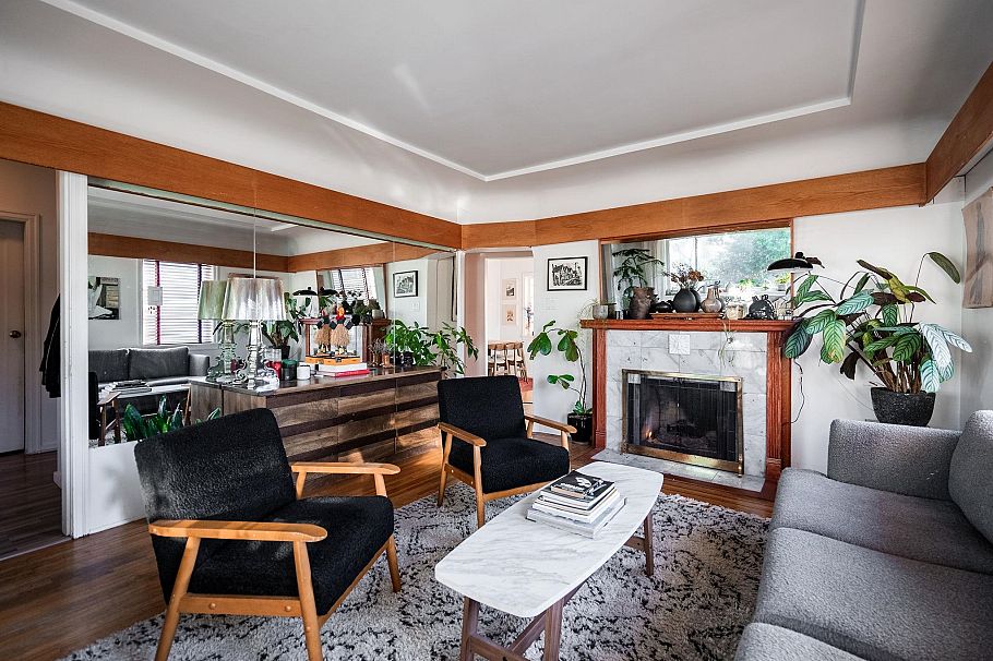 228 E 26th Avenue Vancouver, BC - 1