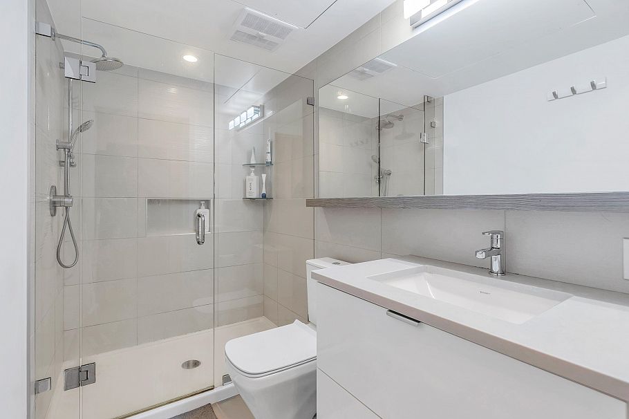 107 7988 Yukon Street Vancouver, BC - 15