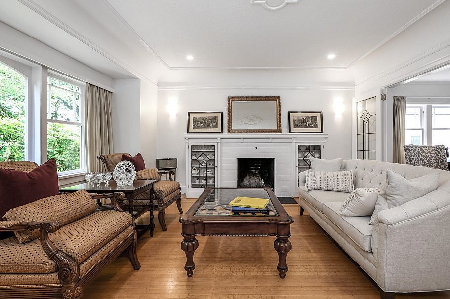 3962 W 22nd Avenue Vancouver, BC - 3