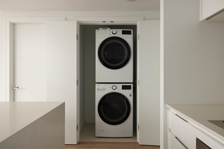 1203 1500 Fern Street North Vancouver, BC - 17