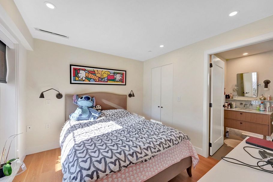 1232 W 26th Avenue Vancouver, BC - 16