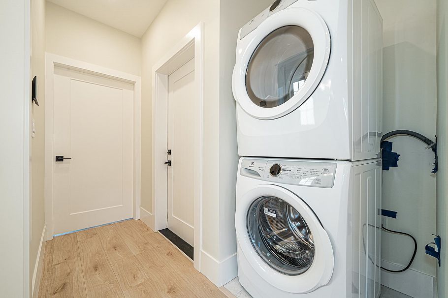 972 Park Drive Vancouver, BC - 18