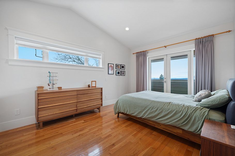 335 E 8th Street North Vancouver, BC - 21