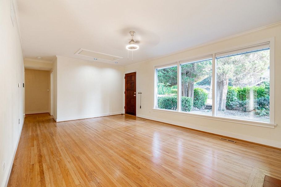 3084 Paisley Road North Vancouver, BC - 9