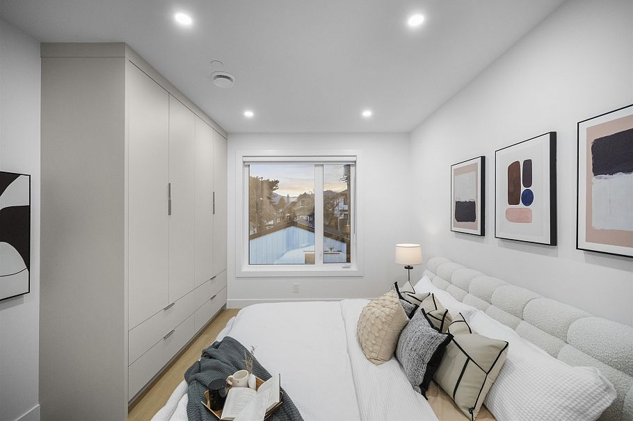 2 3623 Triumph Street Vancouver, BC - 10