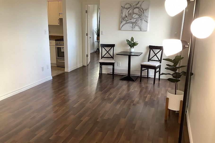 301 16 Lakewood Drive Vancouver, BC - 17