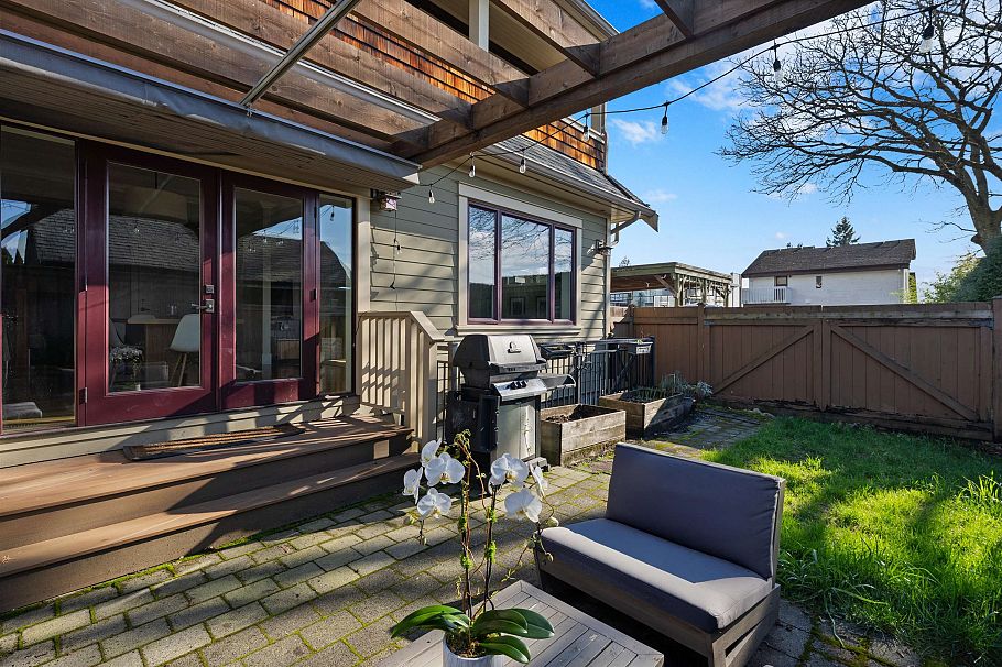 335 E 8th Street North Vancouver, BC - 11