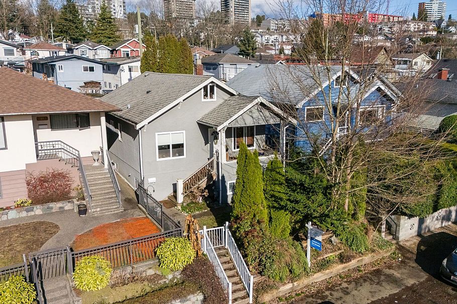 3617 Adanac Street Vancouver, BC - 29