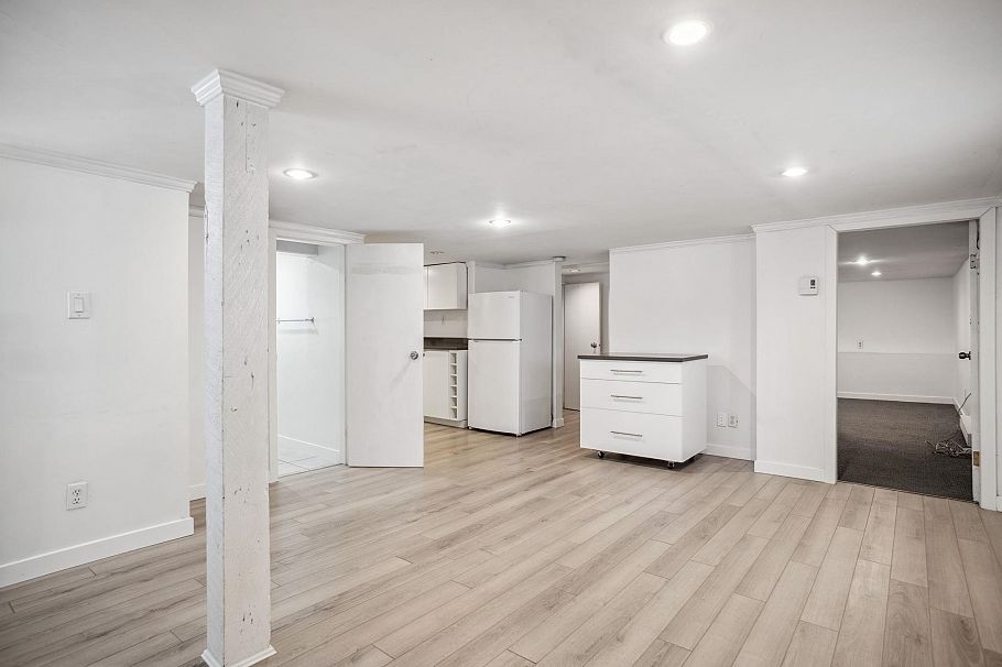 3617 Adanac Street Vancouver, BC - 18