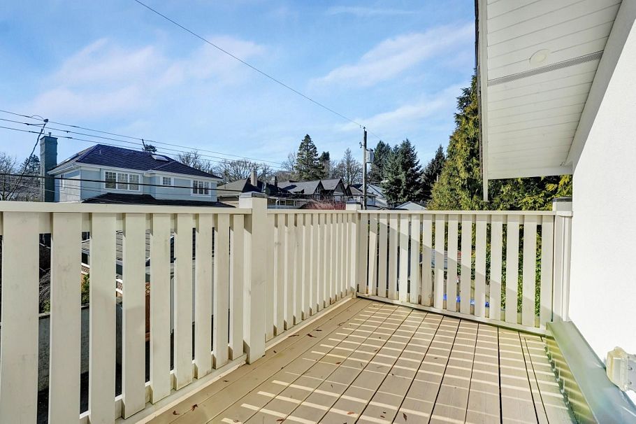 1232 W 26th Avenue Vancouver, BC - 22