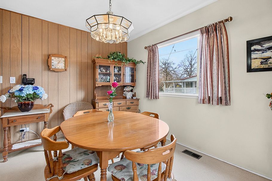 2284 E 45th Avenue Vancouver, BC - 10