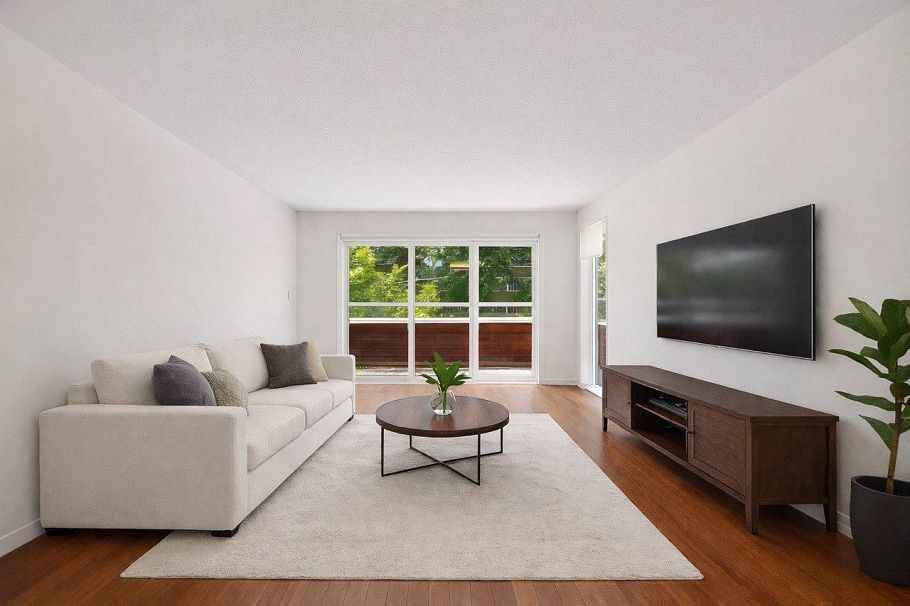 202 250 W 1st Street North Vancouver, BC - 1