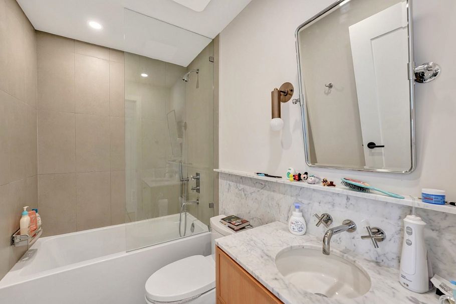 1232 W 26th Avenue Vancouver, BC - 15