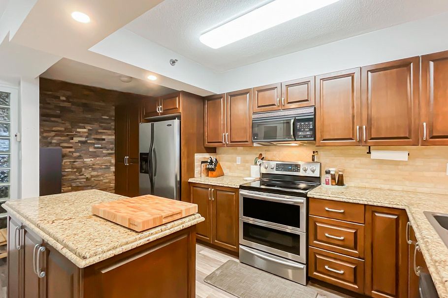 804 3061 N Kent Avenue Vancouver, BC - 10