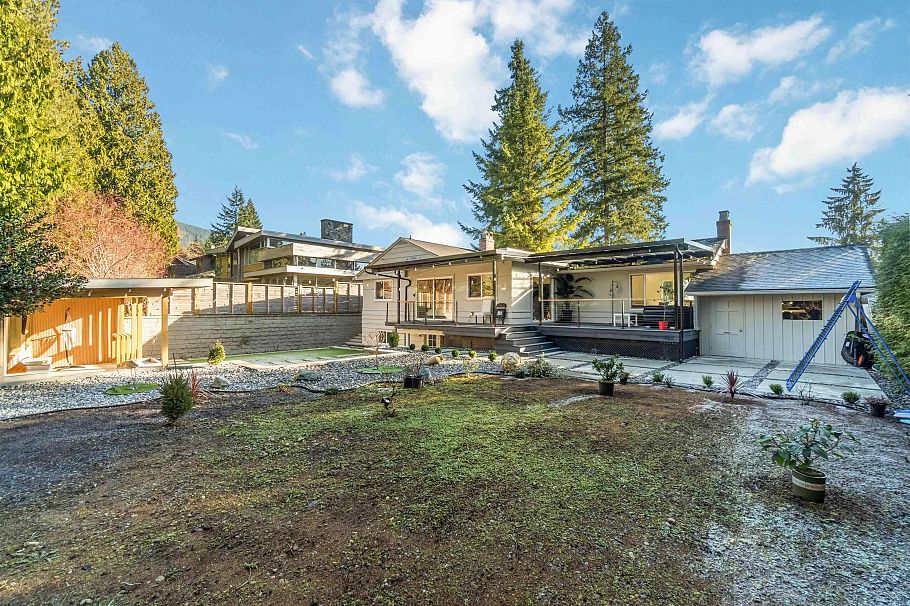 3837 Sunnycrest Drive North Vancouver, BC - 25